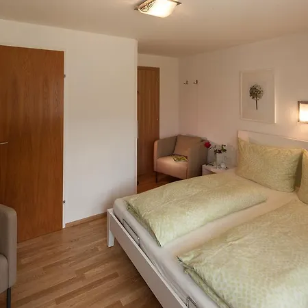 Gaestehaus Laesser Bed & Breakfast