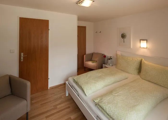 Gaestehaus Laesser Bed & Breakfast